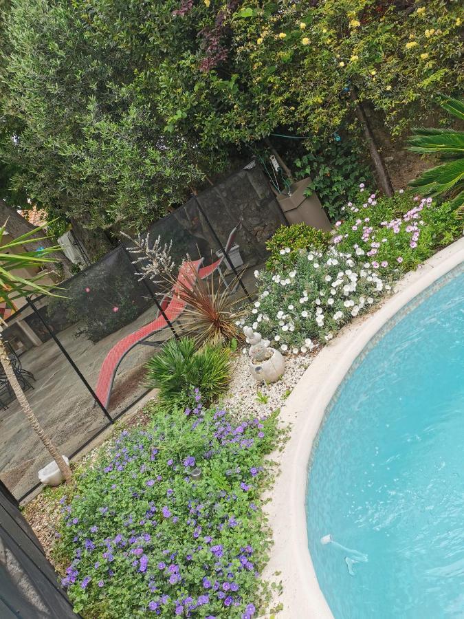 Appartement En Sous Sol De Villa Avec Acces Jardin Et Piscine Марсилия Екстериор снимка