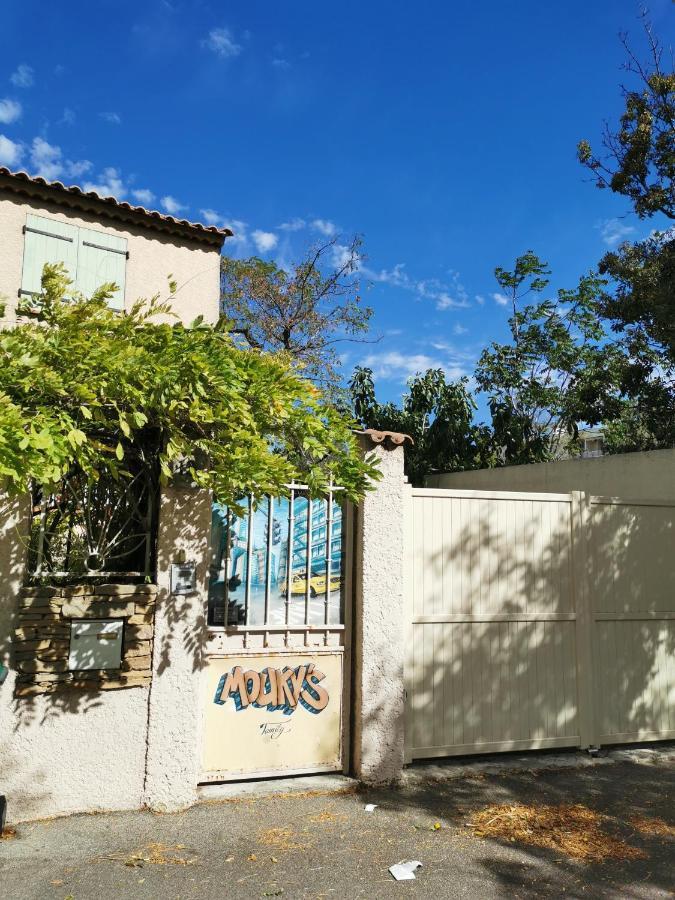 Appartement En Sous Sol De Villa Avec Acces Jardin Et Piscine Марсилия Екстериор снимка