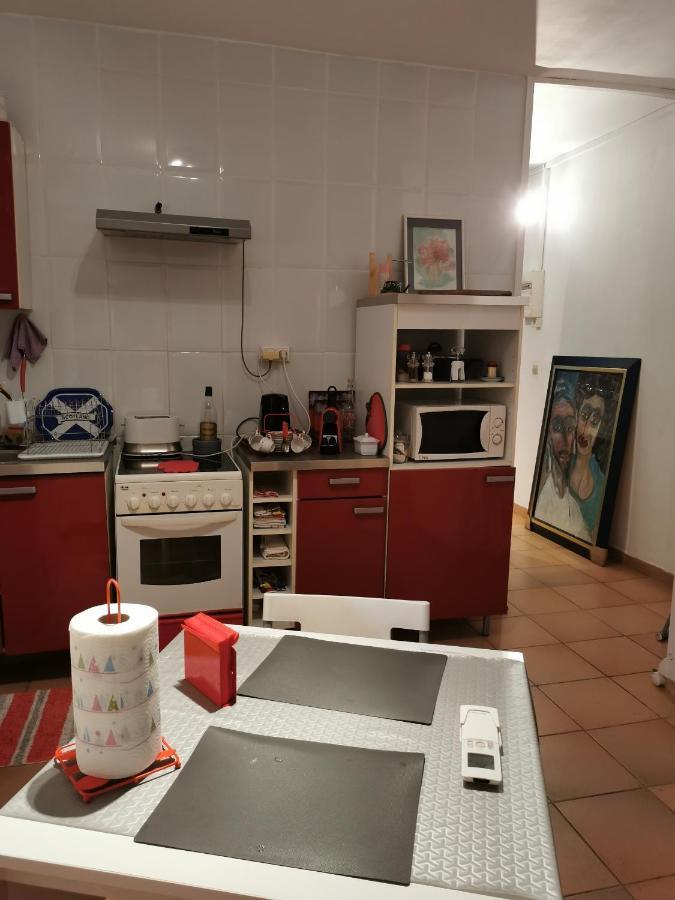 Appartement En Sous Sol De Villa Avec Acces Jardin Et Piscine Марсилия Екстериор снимка