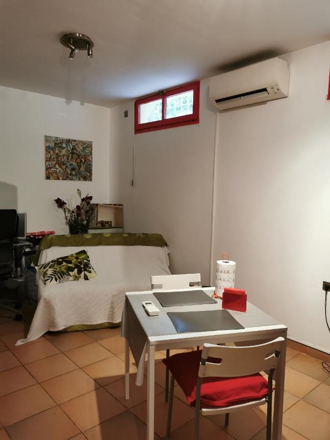 Appartement En Sous Sol De Villa Avec Acces Jardin Et Piscine Марсилия Екстериор снимка